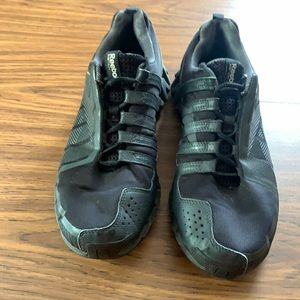 Men's size 11 reebok shoes